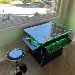 Sit Down Multicade/ Arcade With Lift Up Screen 