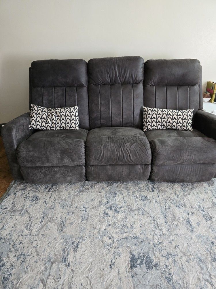Comfortable 3-Seater Recliner Sofa - Great Condition!