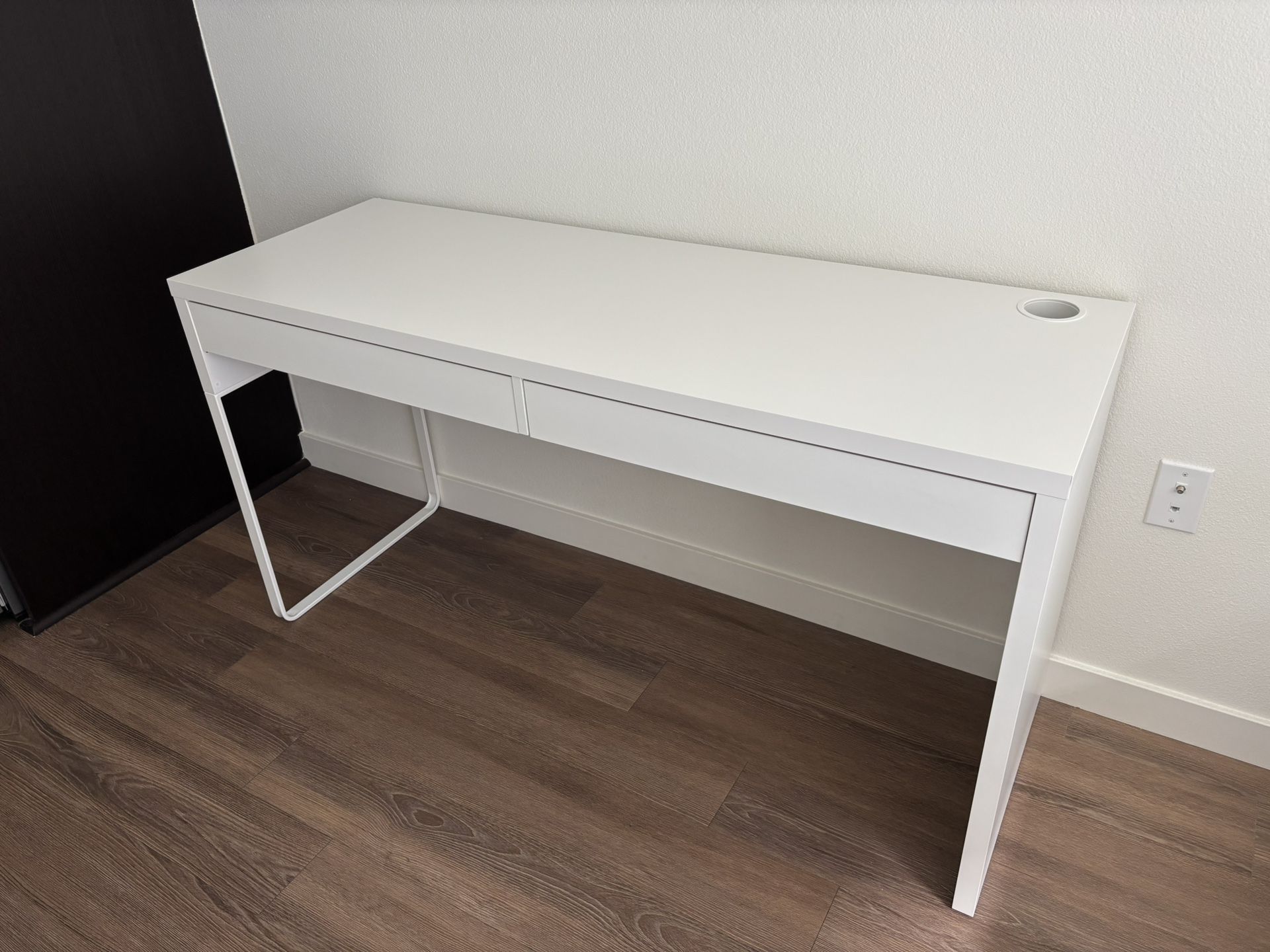 Office Desk With 2 Drawers