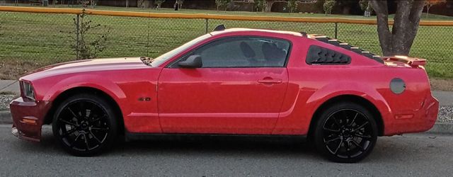 2005 Ford mustang V6