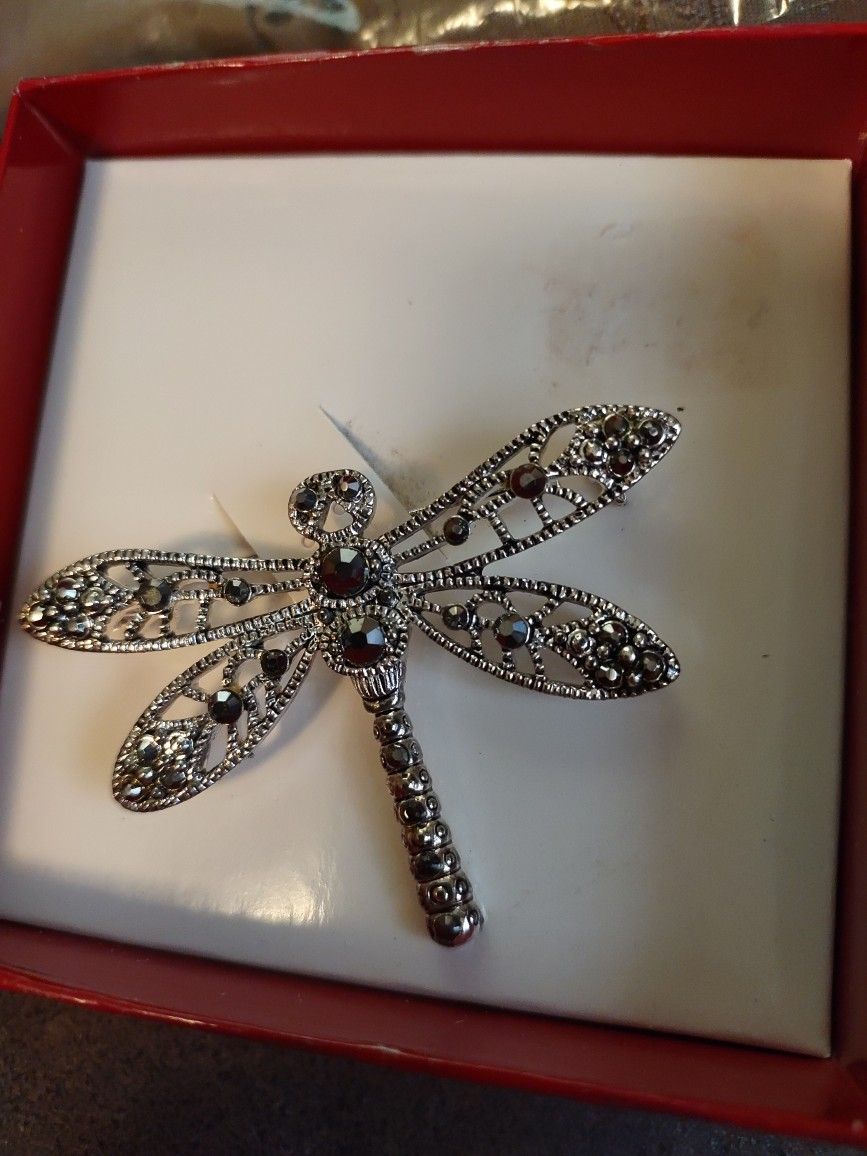 Vintage. Frog And Fire Fly Brooches