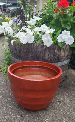 Nice Red Plastic Flower Pot