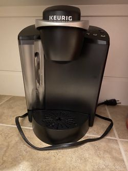 Keurig K-Classic Coffee Maker, Single Serve K-Cup Pod Coffee Brewer, 6 to 10 Oz. Brew Sizes, Black
