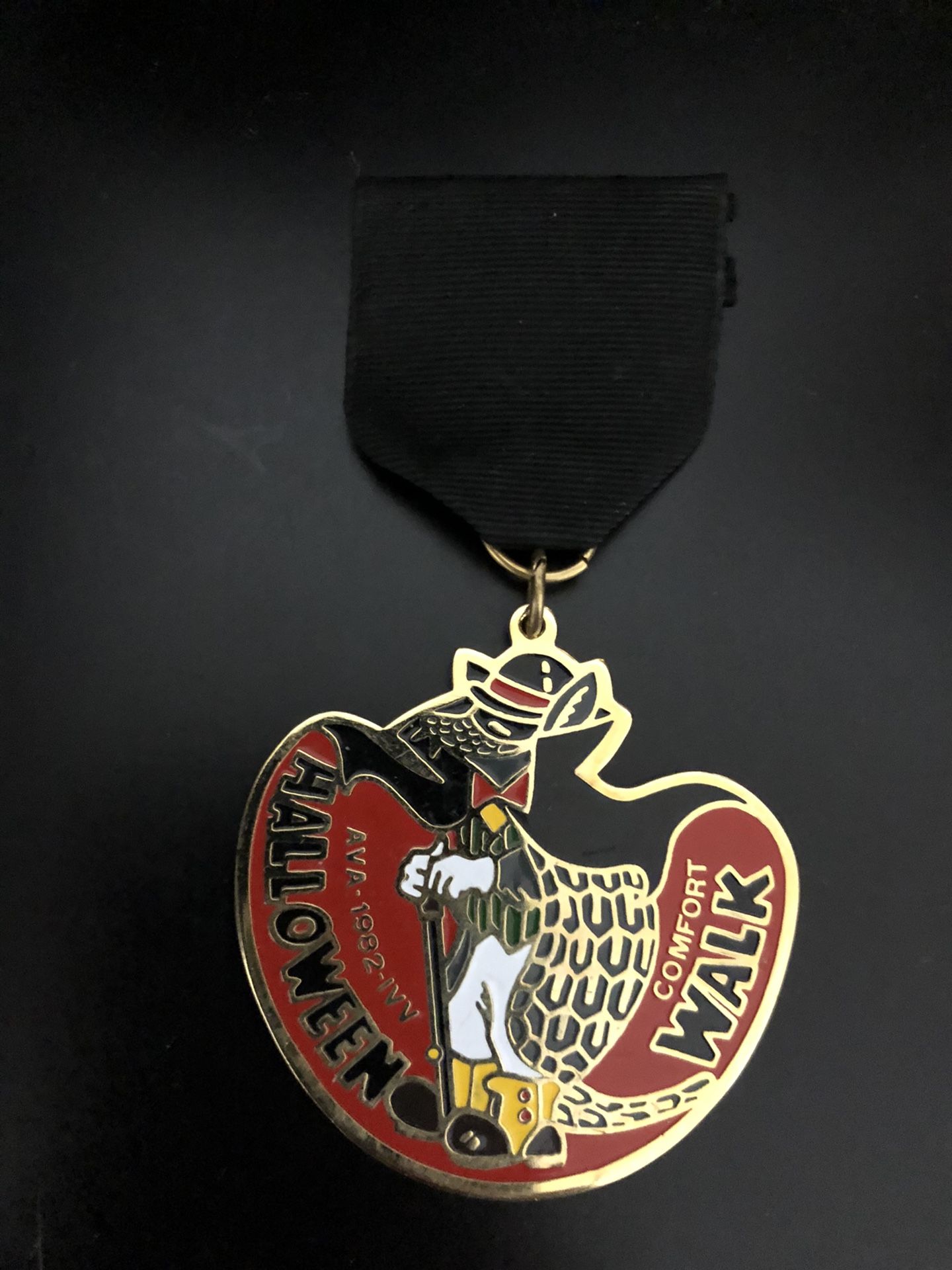 Preowned 2 Ava Ivv Halloween Walk 1981 1982 Medals