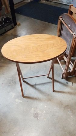 set of 4 tables w/ stand