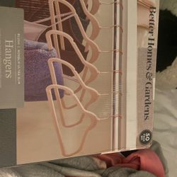 50 Pink Velvet Hangers