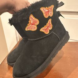 UGG Black Boots. Junior 4
