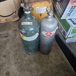 Oxygen/acetylene Tanks
