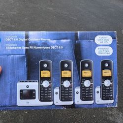 Motorola DECT 6.0 Digital Cordless Landline Phone - Set Of 4