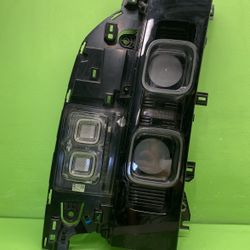2020 2021 2022 LAND ROVER DEFENDER TAIL LIGHT LEFT DRIVER L8B2-13404 OEM