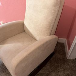 MOVING SALE. MUST GO - Glider 