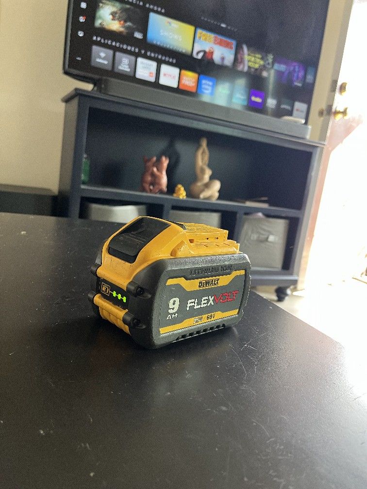 Dewalt 60v Flexvolt 9.0ah $100 Firme Precio Trabaja Bien La Puedes Calar
