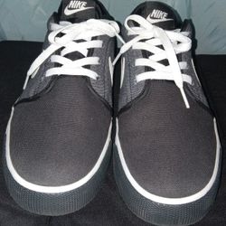 Nike Toki Low