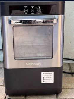 Ice maker in good condition