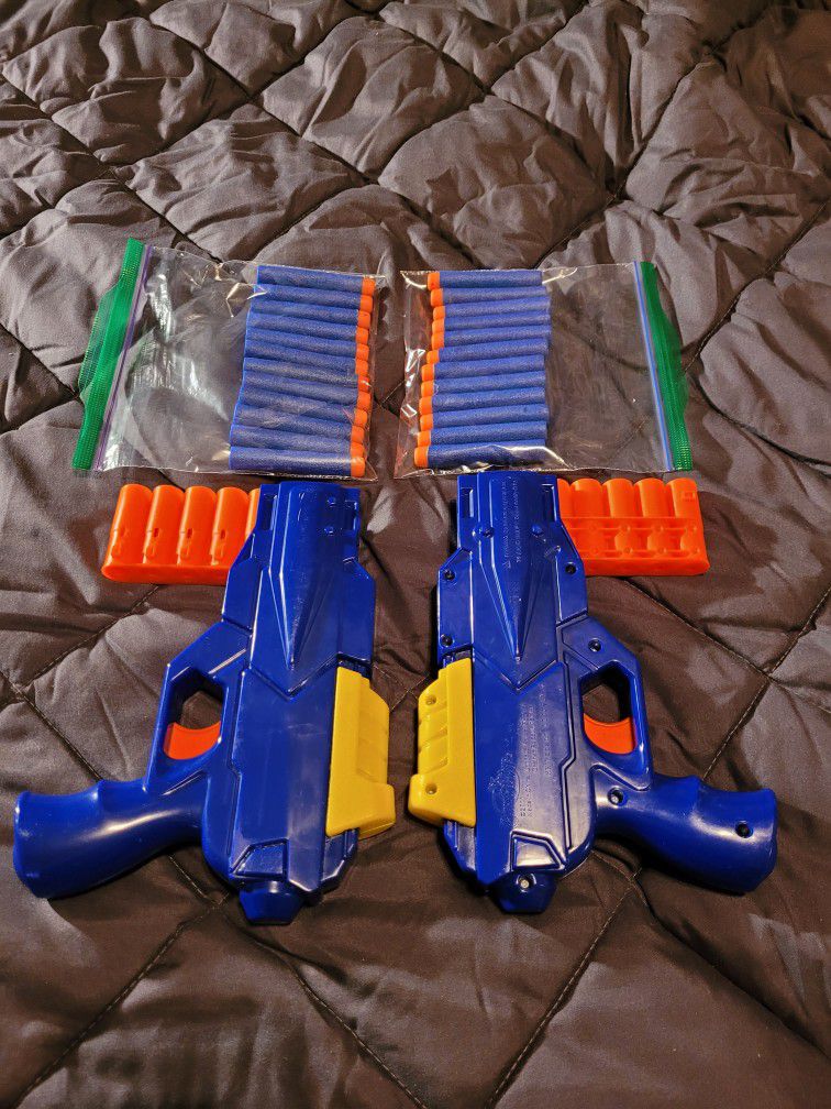 2 Toy Guns with 24 Nerf Darts