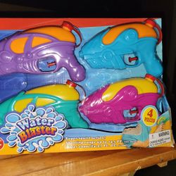 💖NEW 4 SUPER SQUIRT ACTION WATER BLASTERS. SHOOTS UP TO  14.5ft