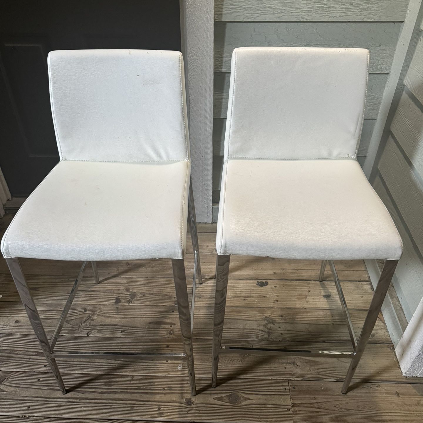 White Dining Chairs/Barstools 