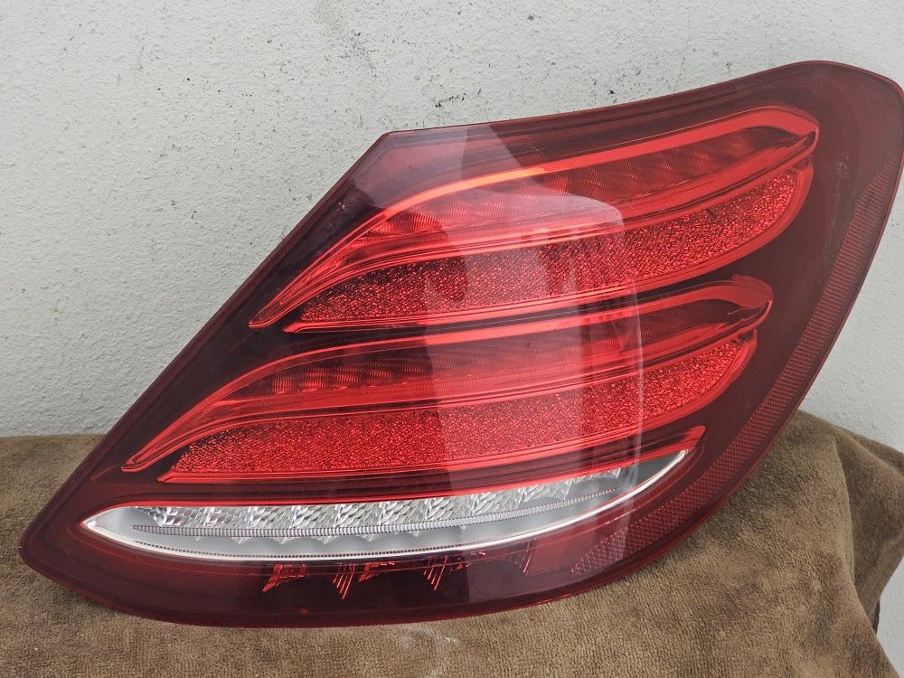 2017-2020 Mercedes-Benz E300/e400 Led Tailights Parts