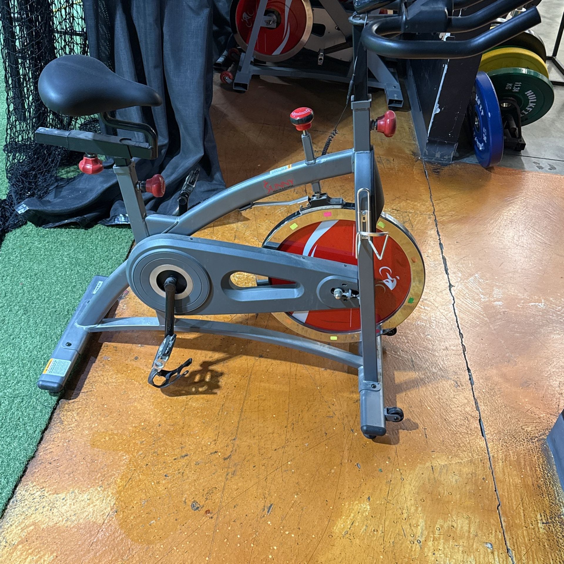 Sunny Belt Drive Exercise Bike Indoor Cycling Bike