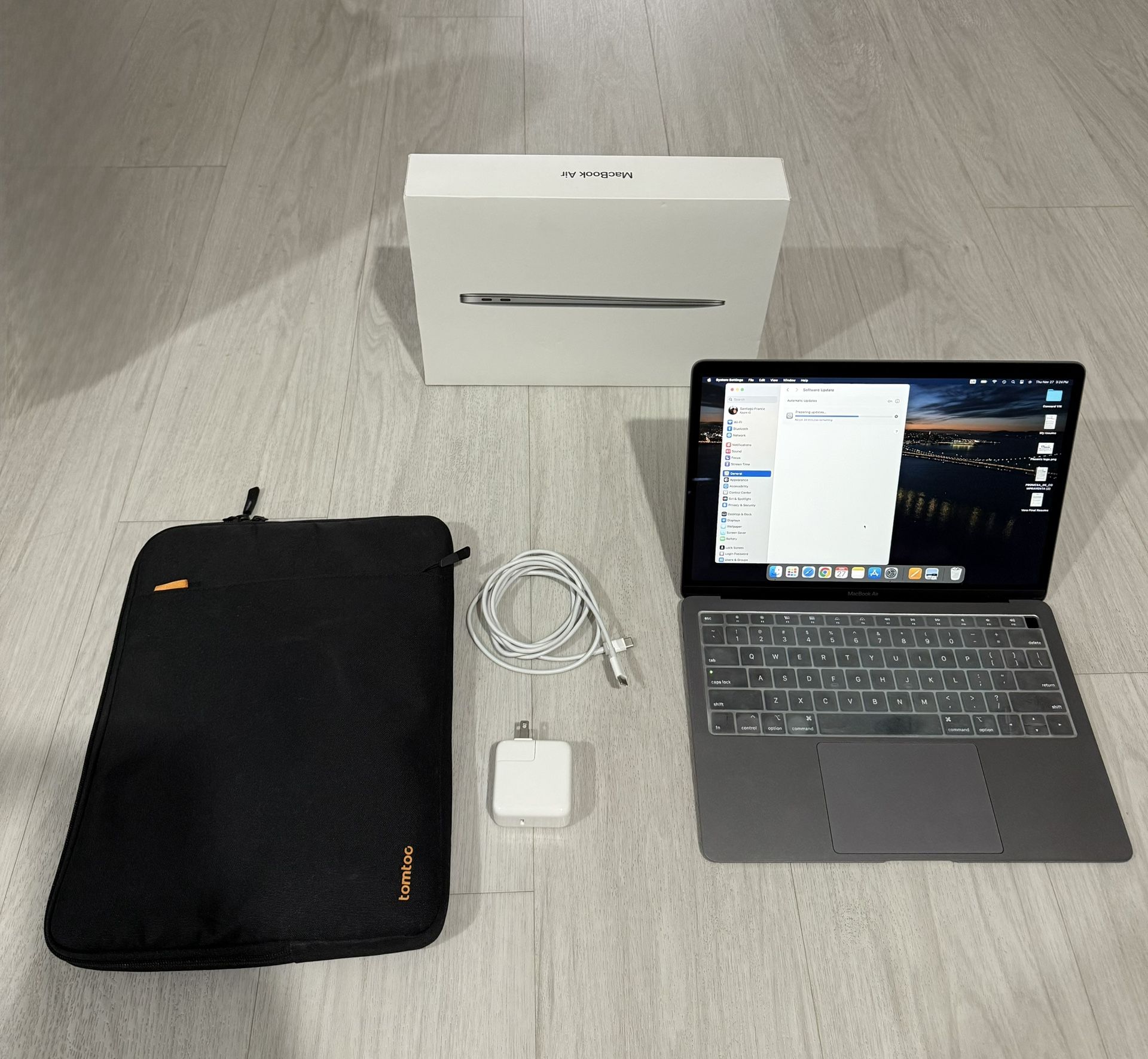 MacBook Air *Like New*