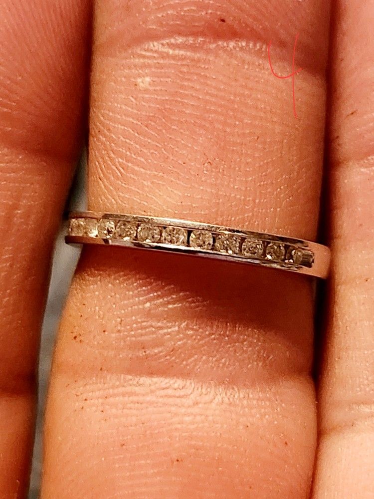Womans Beautiful White Gold Diamond Ring