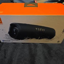 JBL Charge 5
