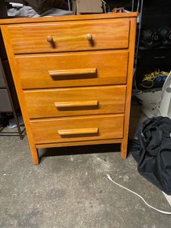 Nice 4-Drawer Wooden Dresser