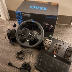 Logitech G923 TRUEFORCE racing wheel