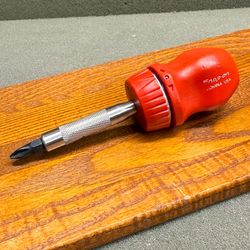 Snap on SSDMR1AR Stubby Handle Ratcheting Screwdriver