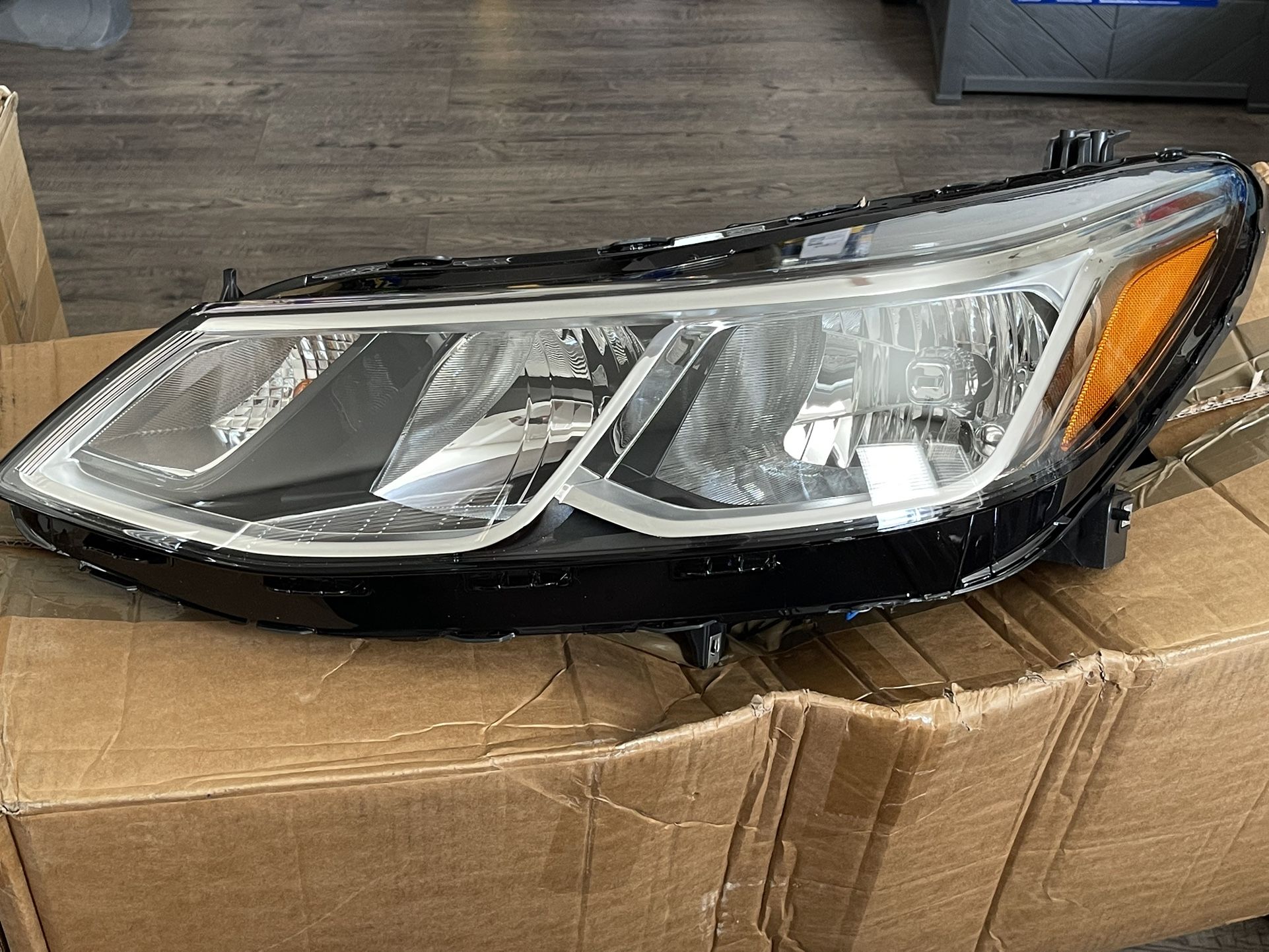 2016-19 Chevrolet Cruze left headlight