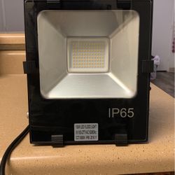 100W LED FLOOD LIGHT