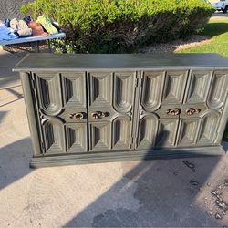 Basset console buffet table