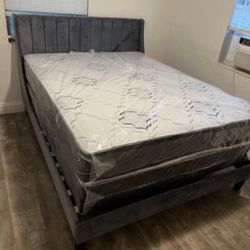 Queen mattress regular set with box spring ( 2pc brand new) 