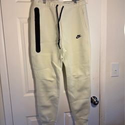 Nike Tech Sweatpants