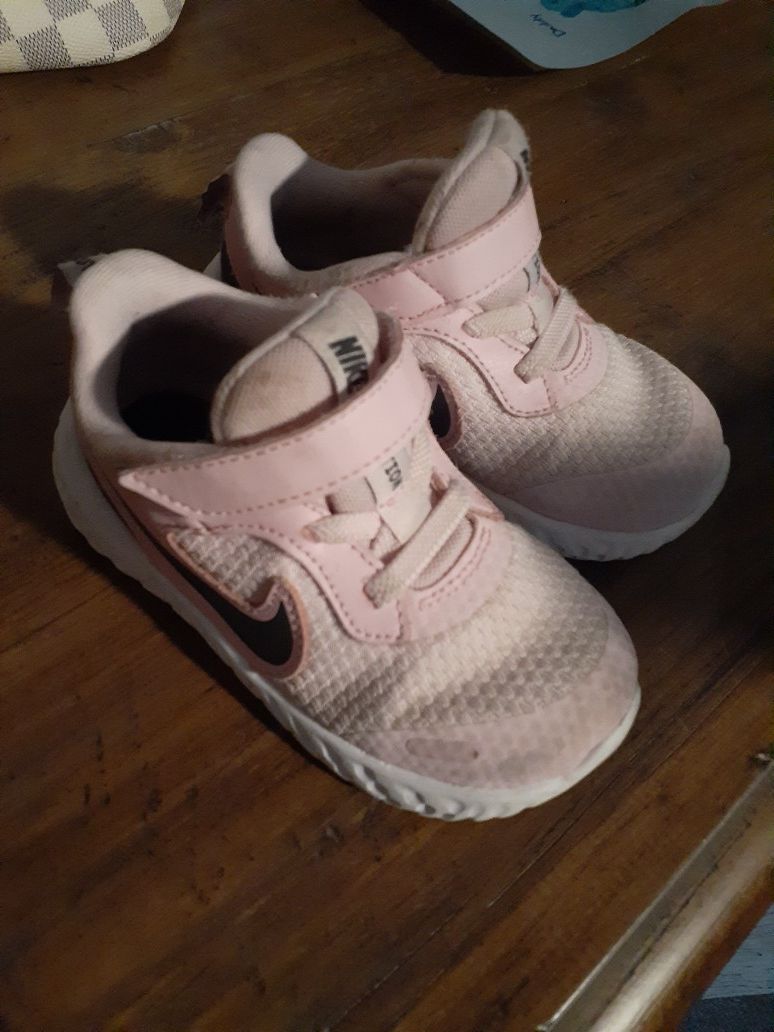 Toddler girl pink Nike sneakers 7