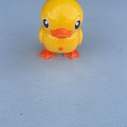 walking and swimming duck toy