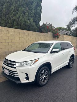 2017 Toyota Highlander LE