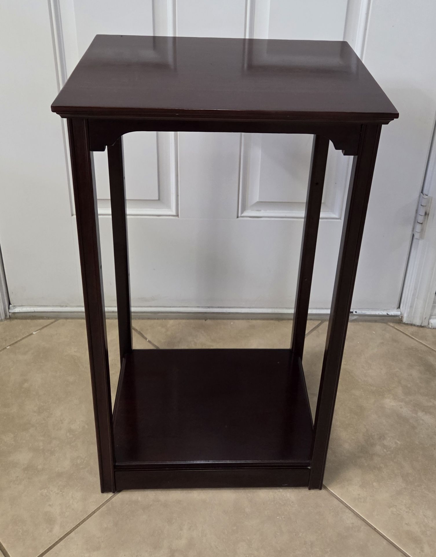 Bombay Co. Small Dark Wood 2 Shelf Table 1995 28" x 12" x 16"