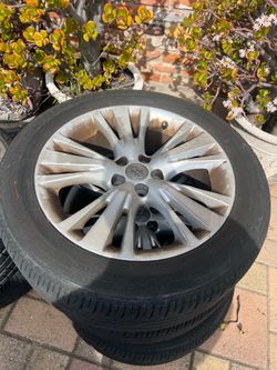 19” Toyota Sienna mini van rims wth Bridgestone tires