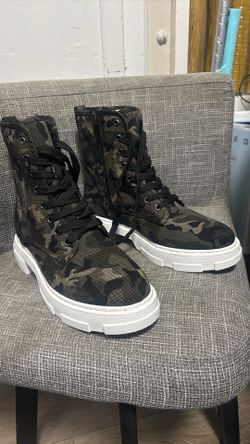 Army Style Camouflage Boots Women Size 39 Or USA 9 