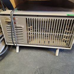 Vintage Heat Stream 1000 Instant Electric Floor Space Heater - Model 30H25