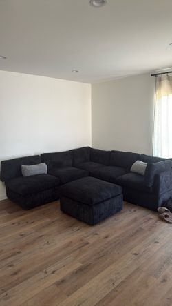 Kyanne Priyen 98” Wide Symmetrical Modular Corner Sectional