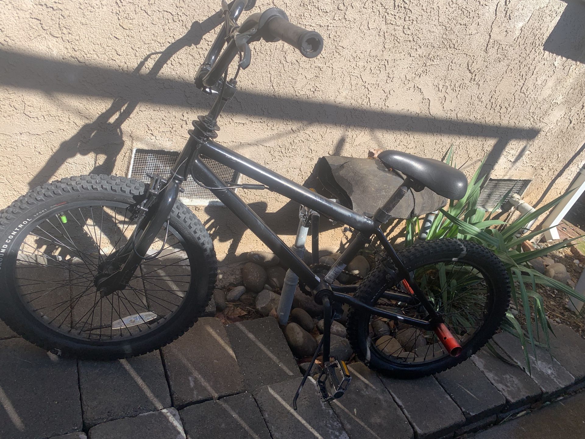 20’ Hyper/Nitro Circus BMX bike. NEED GONE !