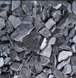 Medium & Large Black Slate Chips