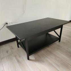 Black Wood Coffee Table/ Mesa Pequenna De Madera 