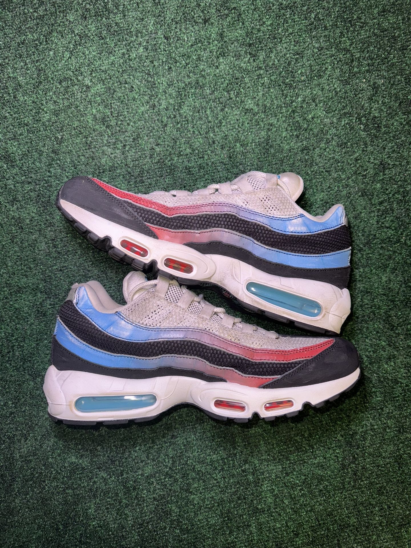 Size 11 - Nike Air Max 95 Blue Red Gradient - Pre Owned - CK0037 001