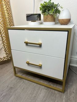Bedroom Move-Out Sale 🛏️✨ Everything Must Go by Sunday 8/30! (OBO)