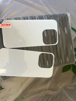 “50 iPhone 15 Pro Back Protectors / Protectores Traseros para iPhone 15 Pro - New/Nuevos”.