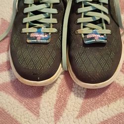 Sketchers Women's size 6.5 (2 pair)