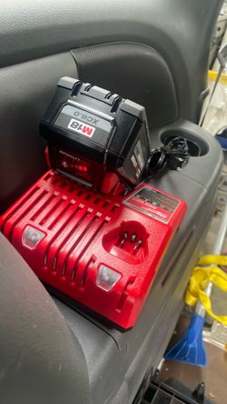 Milwaukee  M18 xc6.0 with charger